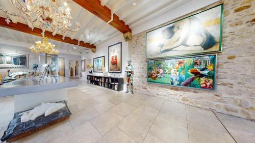 Barbizon Cama Y Desayuno | Besharat Gallery & Museum