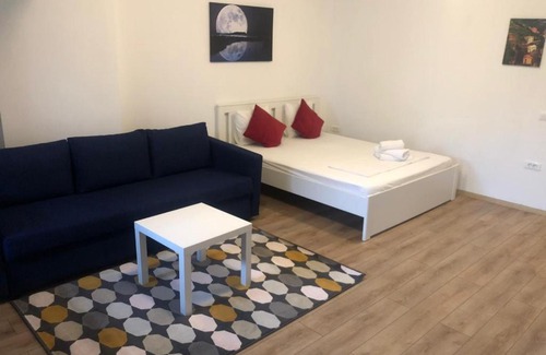 Otopeni Apartamento | Beside Airport