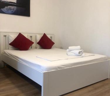 Otopeni Apartamento | Beside Airport