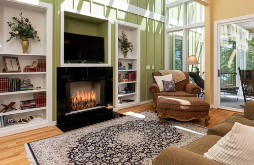 Flat Rock Casa | Beside Still Waters at Bonclarken