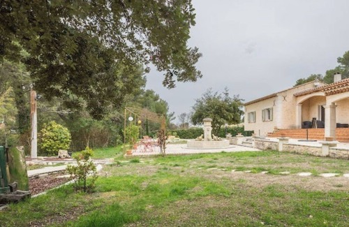 Velaux Apartamento | Beside the olive grove