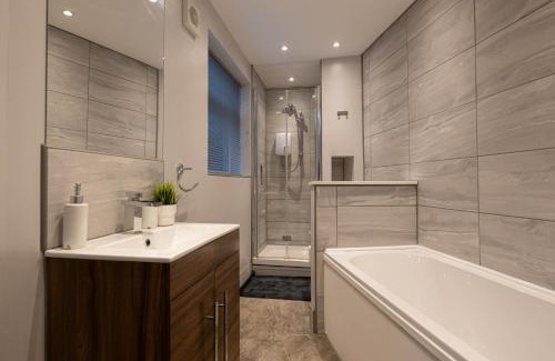 Burslem Casa | Bespoke 2-Bed House in Stoke-on-Trent