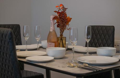 Burslem Casa | Bespoke 2-Bed House in Stoke-on-Trent