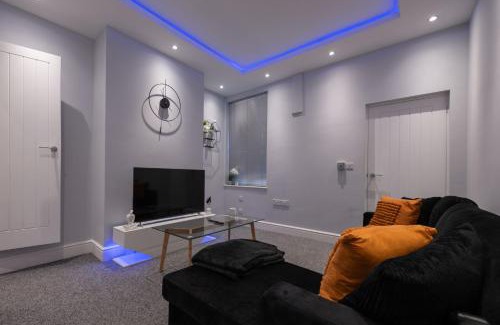 Burslem Casa | Bespoke 2-Bed House in Stoke-on-Trent