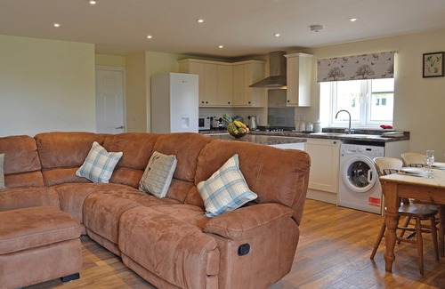 Axbridge Chalet De Esquí | 3 bedroom accommodation in Chapel Allerton