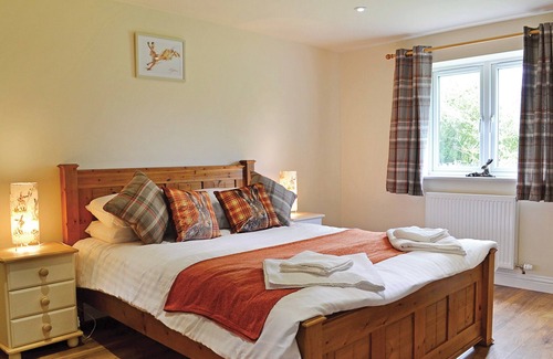 Axbridge Chalet De Esquí | 3 bedroom accommodation in Chapel Allerton