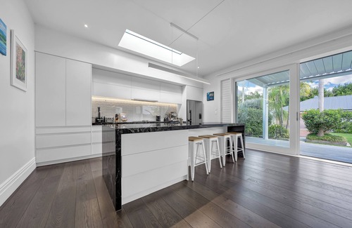 Devonport Casa | Bespoke Stays - Seaside Serenity:Exquisite Villa