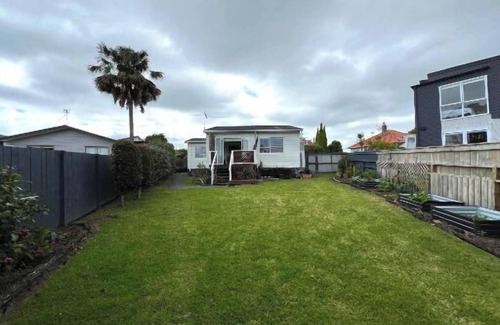 Narrow Neck Casa | Bespoke Stays - Sunny 2 bedroom