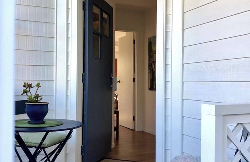 Narrow Neck Casa | Bespoke Stays - Sunny 2 bedroom