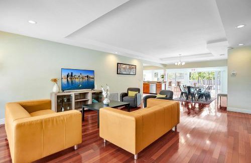 South Lake Casa | Best Area Spacious 4BR Heated Pool Mins To Beach