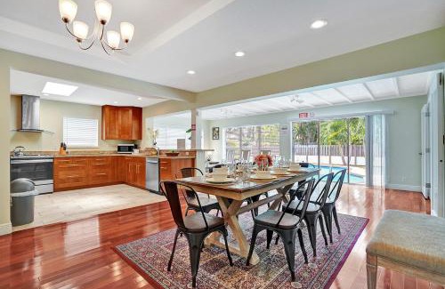 South Lake Casa | Best Area Spacious 4BR Heated Pool Mins To Beach
