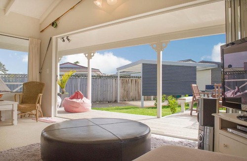 Whangamata Casa | Best at The Beach - Whangamata Holiday Home