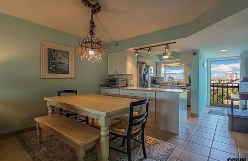 South Island Condominio | BEST BARGAIN ON THE ISLAND! 2B/2B VACATION CONDO W/ POOL! WALK TO BEACH!