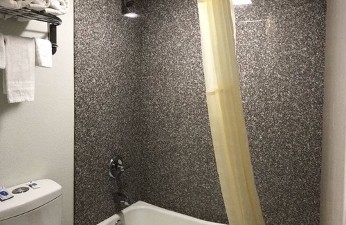 Elmwood Area Hotel | Best Budget Inn - Abilene