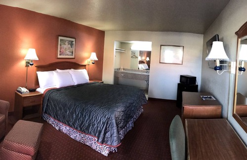 Elmwood Area Hotel | Best Budget Inn - Abilene