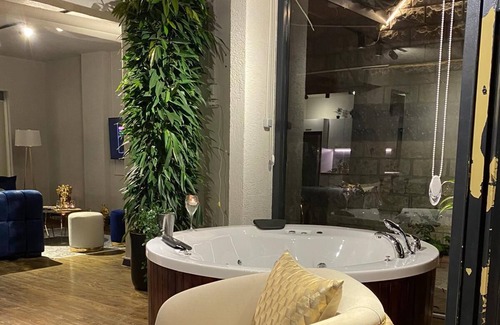 Nisantasi Apartamento | BEST COMFORTABLE SUITE IN NISANTASI W/JACUZZI