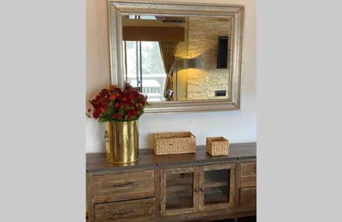 Vail Apartamento | Best creek view and mountain view in town. Unbeatable location