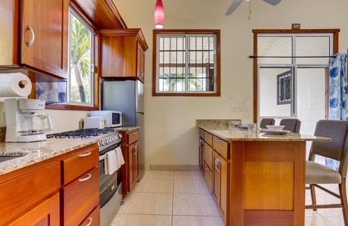 Placentia Cabaña | Best Deal! in Maya Beach Casita Sleeps 4, Kitchen