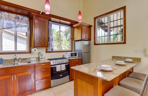 Placentia Cabaña | Best Deal! in Maya Beach Casita Sleeps 4, Kitchen