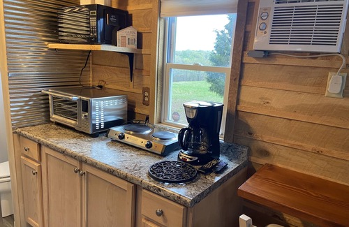 French Lick Cabina | Best Deal! TINY CABIN 5 STAR Clean- French Lick, IN -Private with VIEWS!