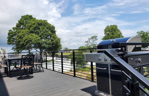 Flanders Casa | Best family beach house! Relax at our waterfront house with boat dock.