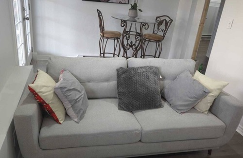 Chapel Hill South Apartamento | Best Family Friendly appartement and peaceful nGateway heart of Ottawa On.