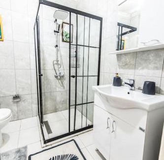 Talimhane Apartamento | Best Location and Big Flat