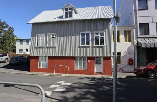Downtown Apartamento | Best location Downtown Reykjavik - Bergstaðastræti 33