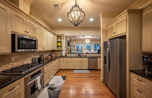 The Galleria Casa | Best Location in Houston - Very spacious house - Close to everything
