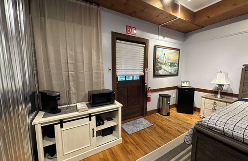 Oriental Casa | Best Location in Oriental! King Bed. Steps away from Oriental Marina!