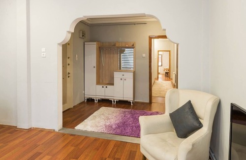 Talimhane Apartamento | Best Location in Taksim Square 2+1 (140m2)