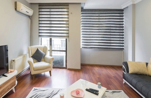 Talimhane Apartamento | Best Location in Taksim Square 2+1 (140m2)