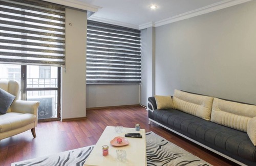 Talimhane Apartamento | Best Location in Taksim Square 2+1 (140m2)