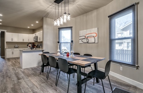 Central Oklahoma City Casa | ** MEJOR UBICACIÓN EN EL CORAZÓN DE OKC ** Completamente renovado 4Bed / 2. 5Baño