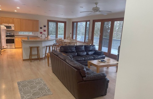Sturgeon Bay Casa | Borders Whitefish Dunes State Park; Playa privada de arena. Enorme sala de juegos!