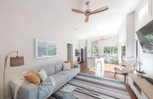 Murrays Beach Casa | Best of both worlds, Lake and beaches in beautiful Murrays Beach (Pet-Friendly)