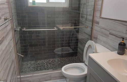 South Corals Casa | Best of Oakland Park, with heated enclosed pool