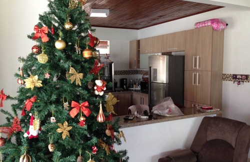 Olivenca Casa | Nueva piscina grande y cómoda, barbacoa, sala de juegos, WIFI, a 30 metros del mar.