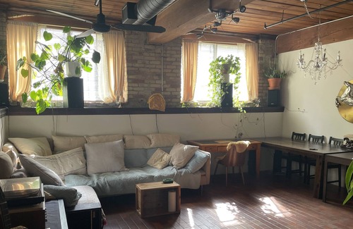 Parkdale Condominio | Best original hard loft in town