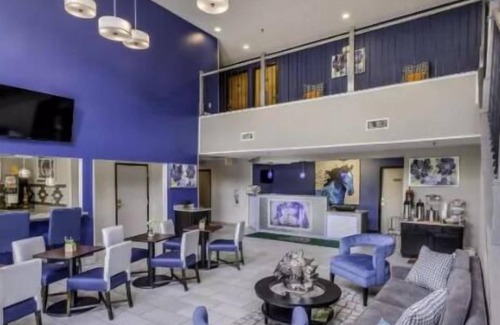 Lexington Complejo | Best Place to Stay in Kentucky Free Parking, Free Breakfast, Onsite Pool