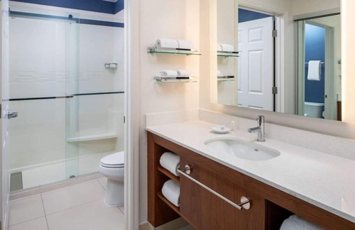 Arts/Warehouse District Complejo | Best Place to Stay in New Orleans! Outdoor Pool, Pet-friendly, Free Breakfast!