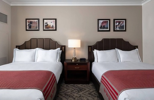 Arts/Warehouse District Hotel | Best Place to Stay! 4 Comfortable Units, Parking, Near New Orleans Jazz Museum!