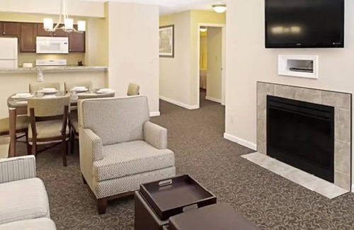 Berkeley Condominio | Histórico Powhatan: el mejor complejo colonial para Williamsburg y Busch Gardens