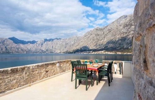 Kotor Apartamento | MEJOR TERRAZA EN PRCANJ - Como aparece en 'A Place in the Sun' 2013