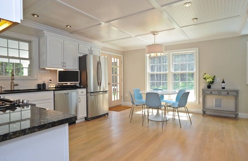 Lakeside Casa | ¡100% WASHINGTON! (Zoom en el mapa ++) PoshPadsCT "51 SENFF RD" Mint 5BR, Piscina, BBQ