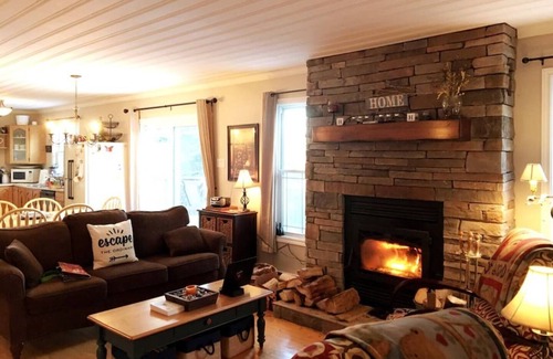 Brigus Junction Cabina | BEST View Wonderland-Cozy Cabin on Pond