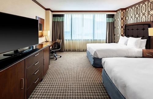 Alexandria West Hotel | Best Value, Quality Stay! 2 Spacious Units, Pool, Parking, Pets Allowed!