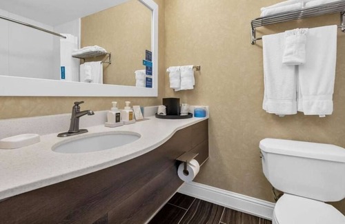Vacaville Casa | Best Value, Quality Stay! Outdoor Pool, Pets Allowed, Near Southwood Park!