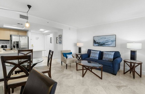Coconut Grove Hotel | Best Value, Quality Stay! 4 Comfortable Units, Kitchen, Onsite Pool