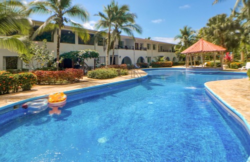 Damas Casa | Lovely condo near town & nature w/shared pool, volleyball, & balcony views